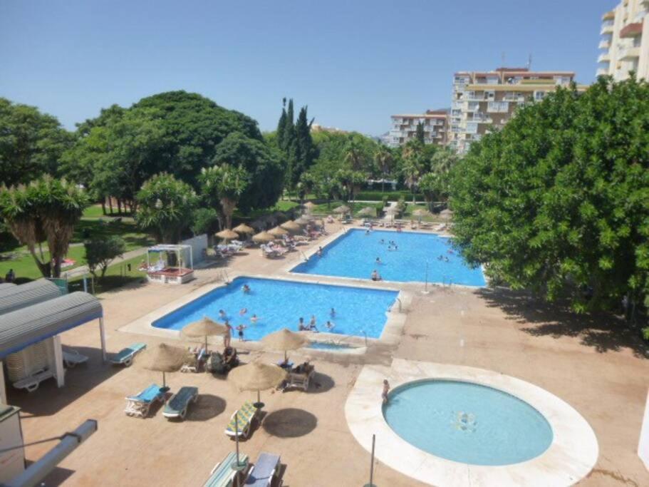 Apt Con Espectacular Vista, Piscinas, Recep 24 Hs Benalmadena Bagian luar foto